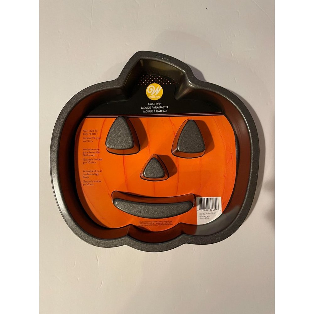 NWT- Wilton Jack O'Lantern Cake Pan